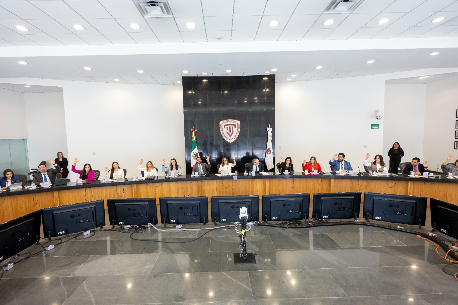 PJE aumenta el salario de su personal operativo