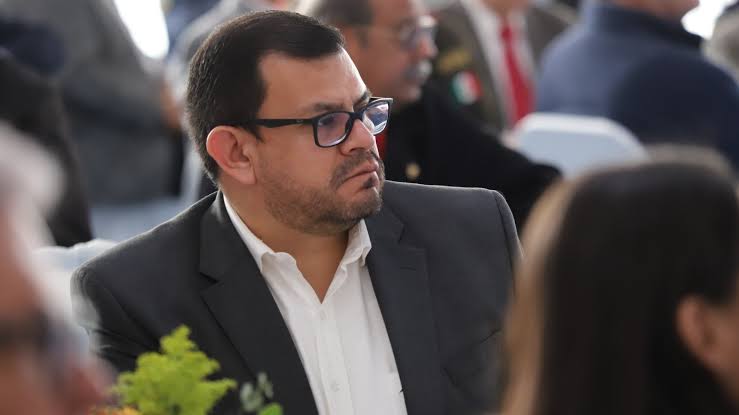 Maru nombra a Francisco Sáenz como encargado del despacho de la FGE
