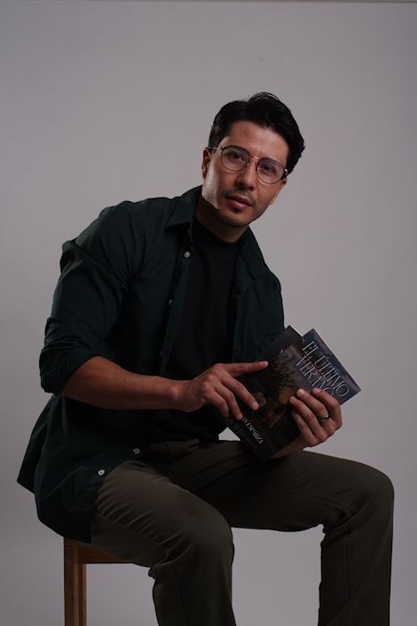 Presentará Lucas Esparza su novela “La piel desnuda” en la FELIM