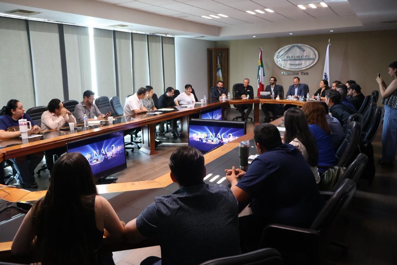 Se reúne De la Peña con restauranteros de Canaco
