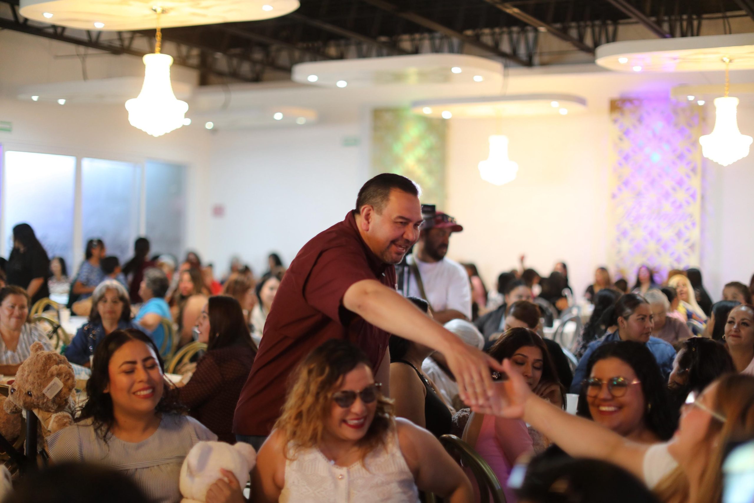 Celebran a las madres juarenses en convivio organizado por el equipo “Amor por Juárez”