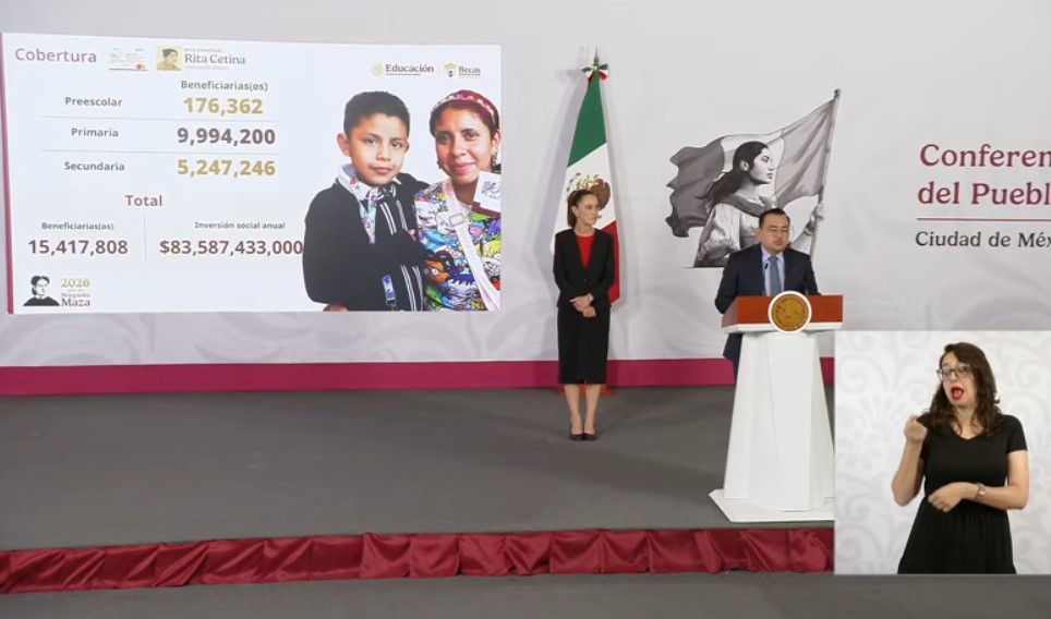 Inició ya la entrega de tarjetas de la beca Rita Cetina