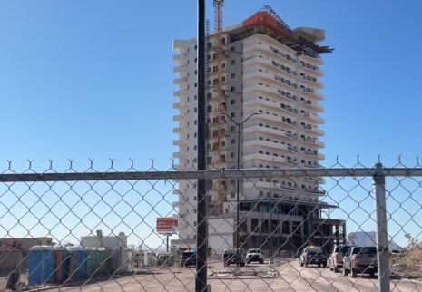 Muere obrero tras caer de sexto piso de construcción en D1