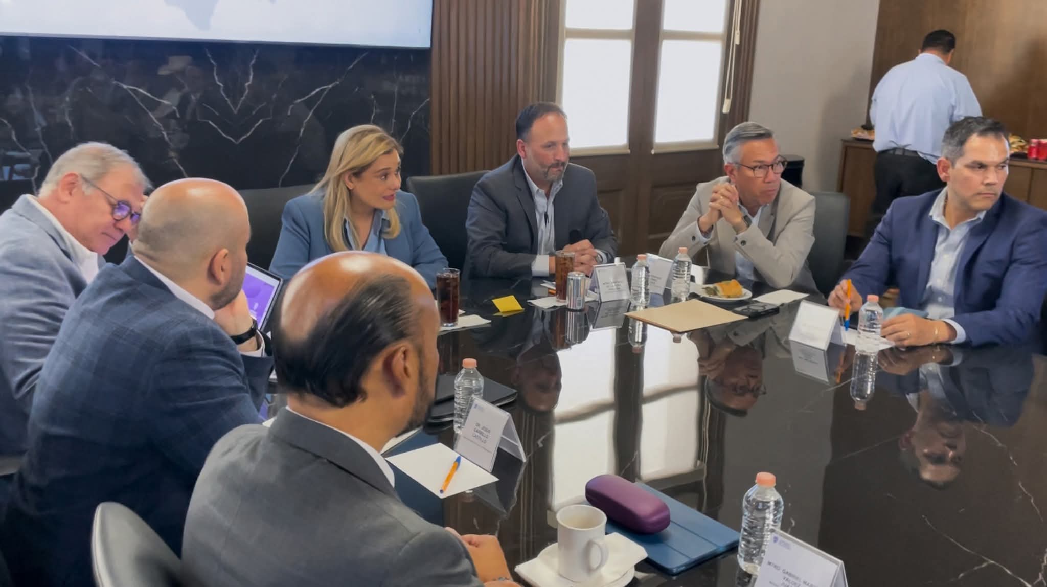 Evalúa Maru con su gabinete resultados para Chihuahua