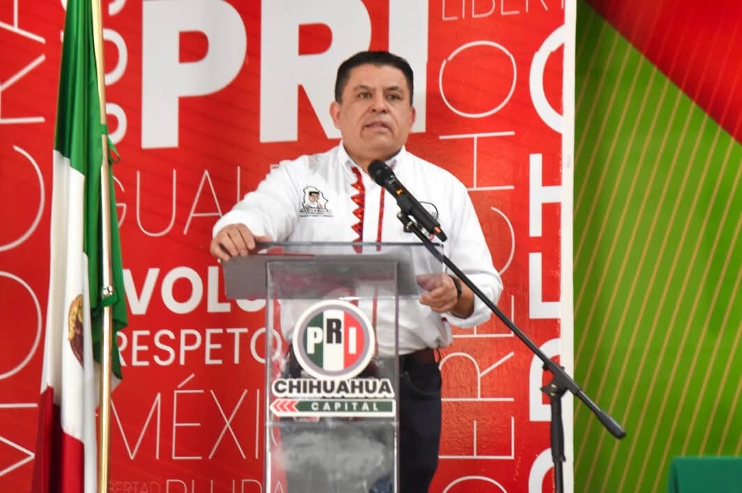 Álex Domínguez exige mantener ciclo escolar completo