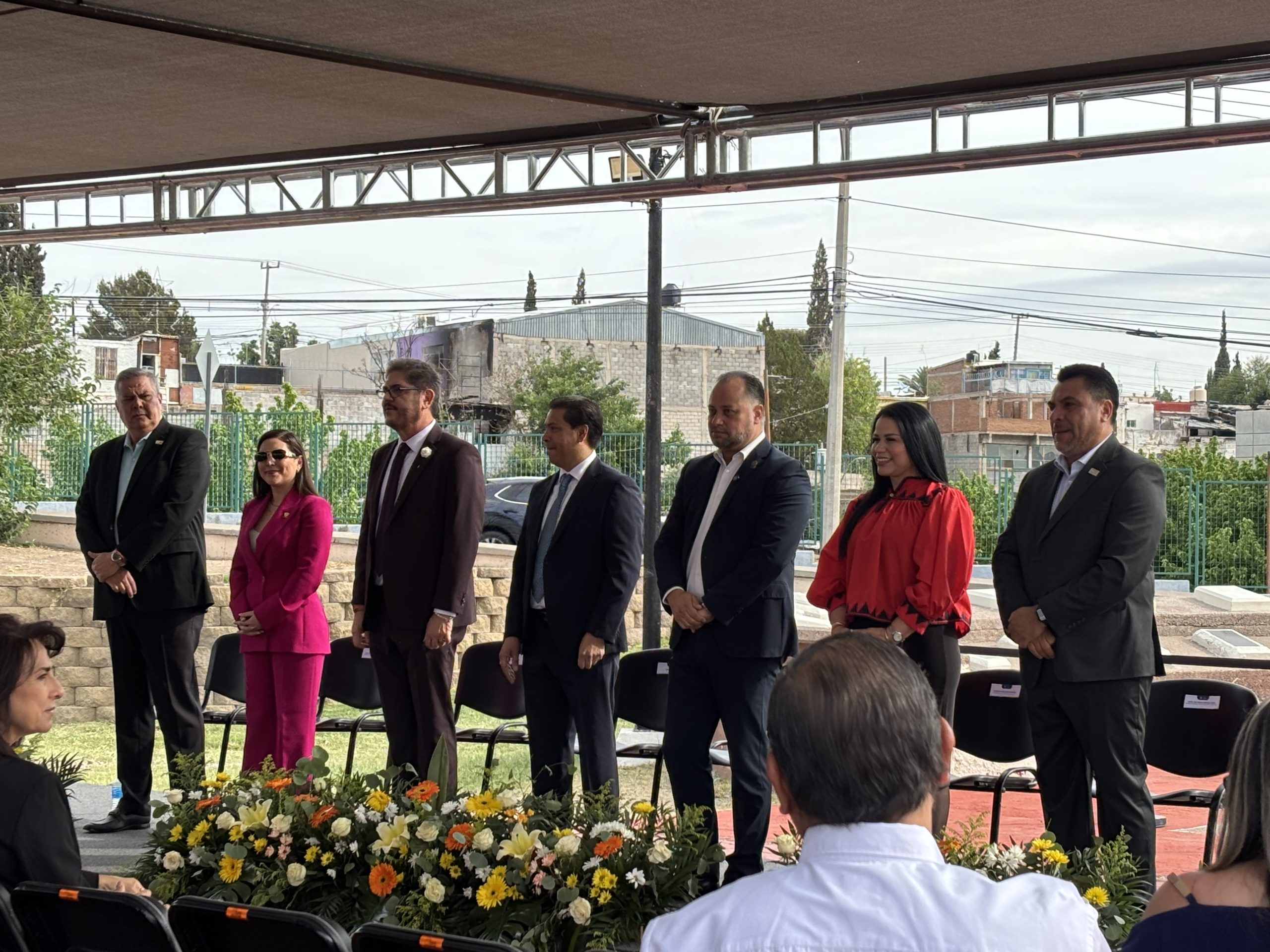 Rinden homenaje a docentes en El Palomar