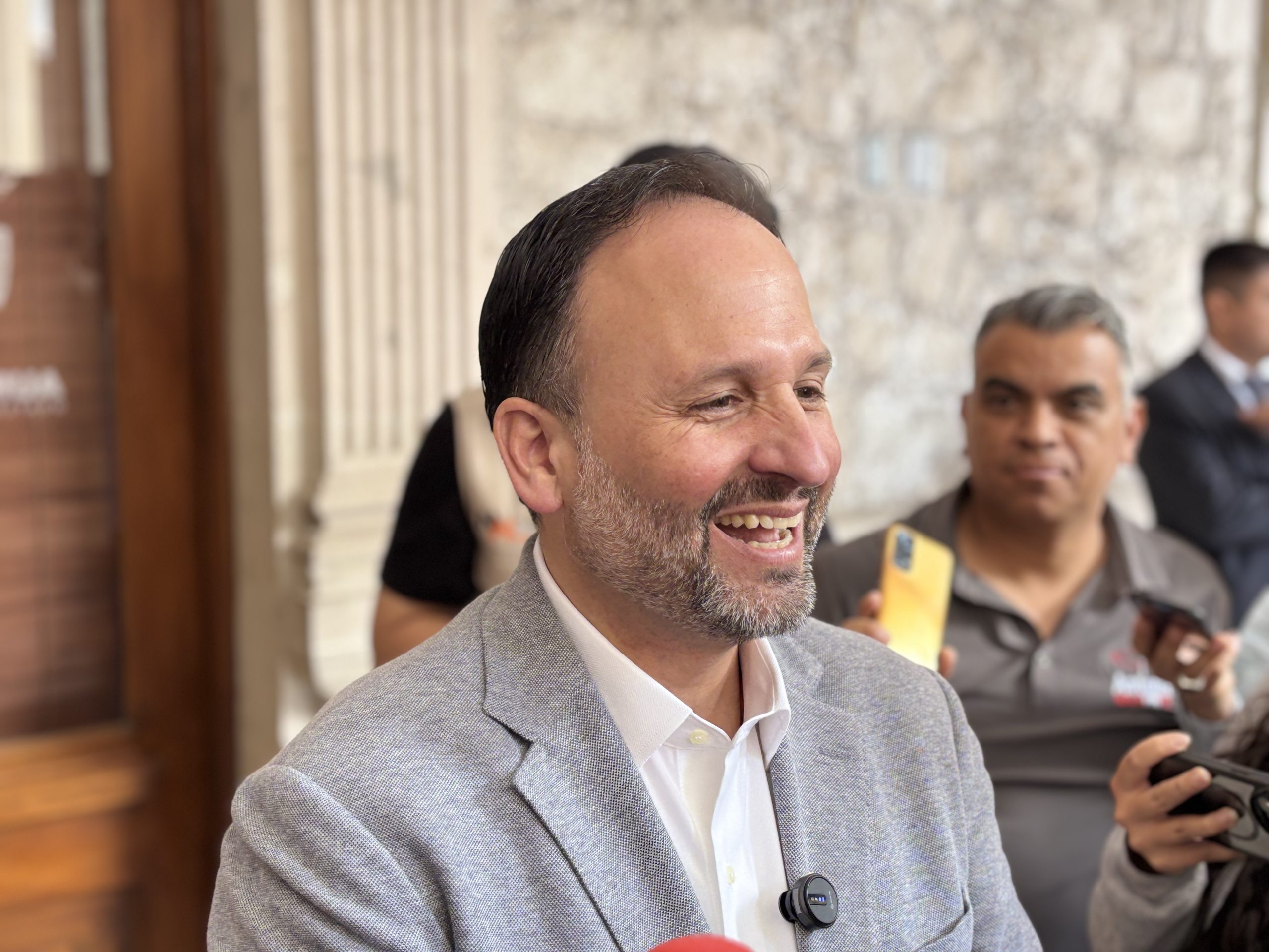 Reconoce De la Peña labor con juventudes