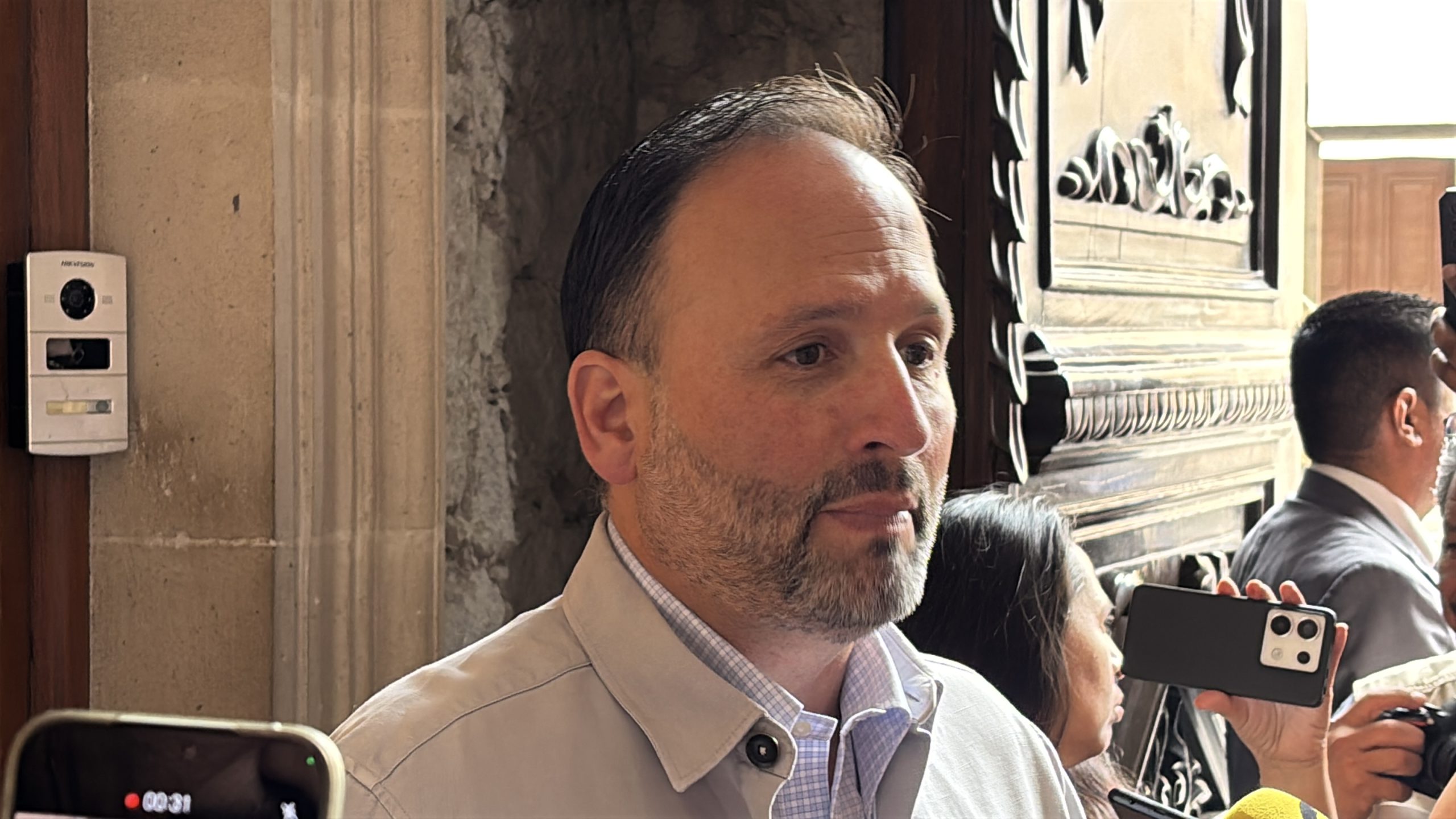 De la Peña pide frenar polarización en Congreso