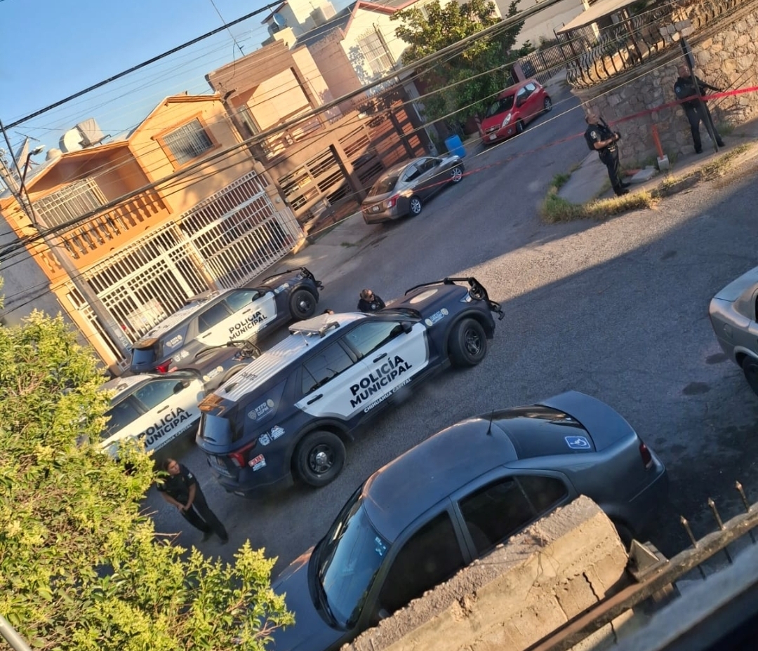Terror en Paseos de Chihuahua por sujetos atrincherados
