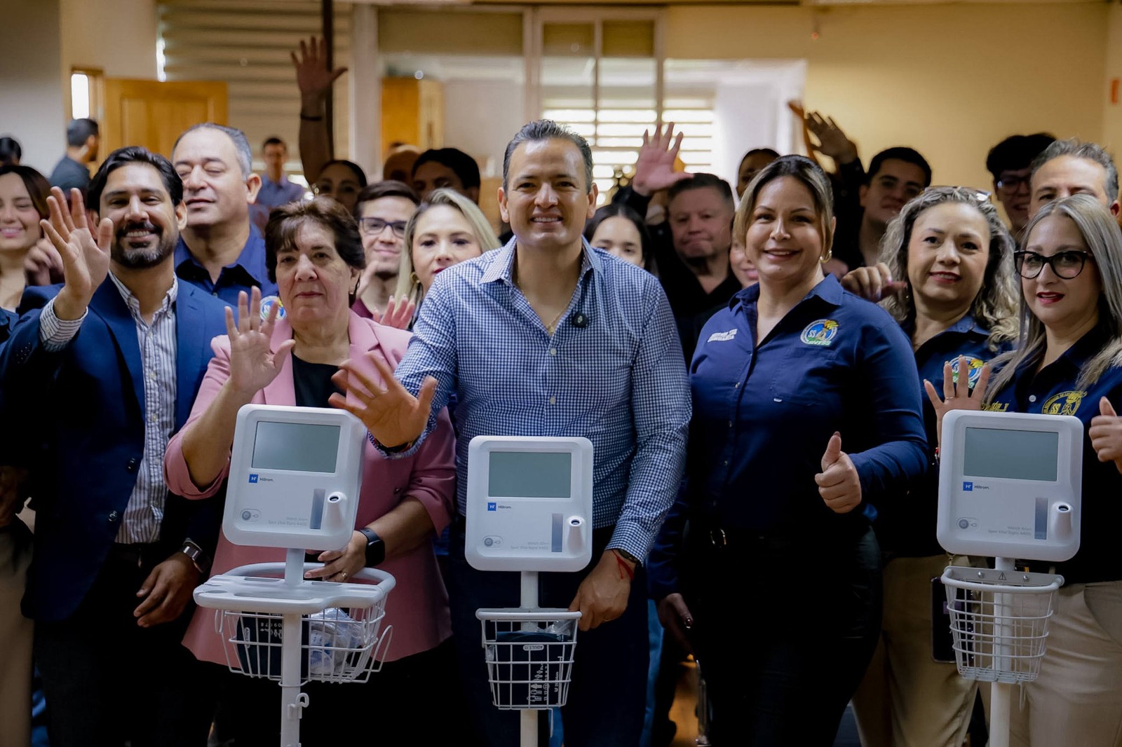 Alcalde fortalece pediatría del IMSS con nuevos monitores