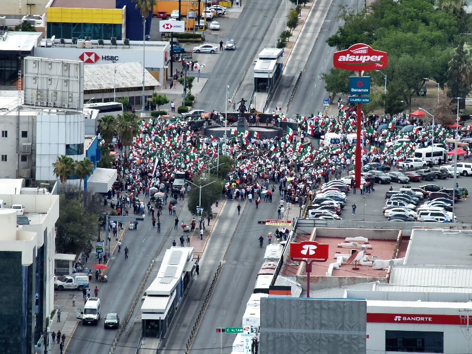 Desangelada marcha; viralizan imágenes en redes sociales
