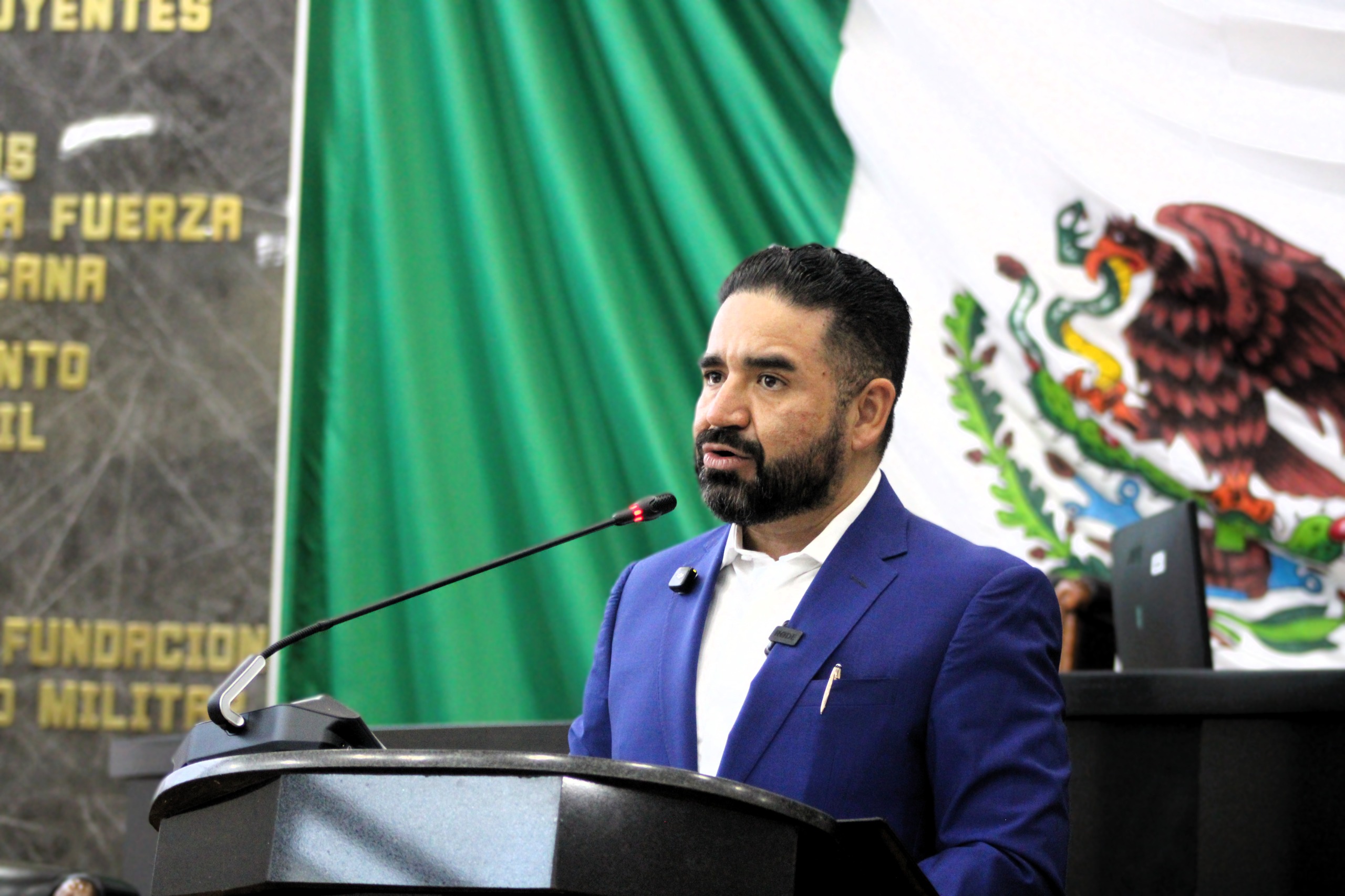 Declara Kiko Sánchez guerra a empresas que registran líneas celulares