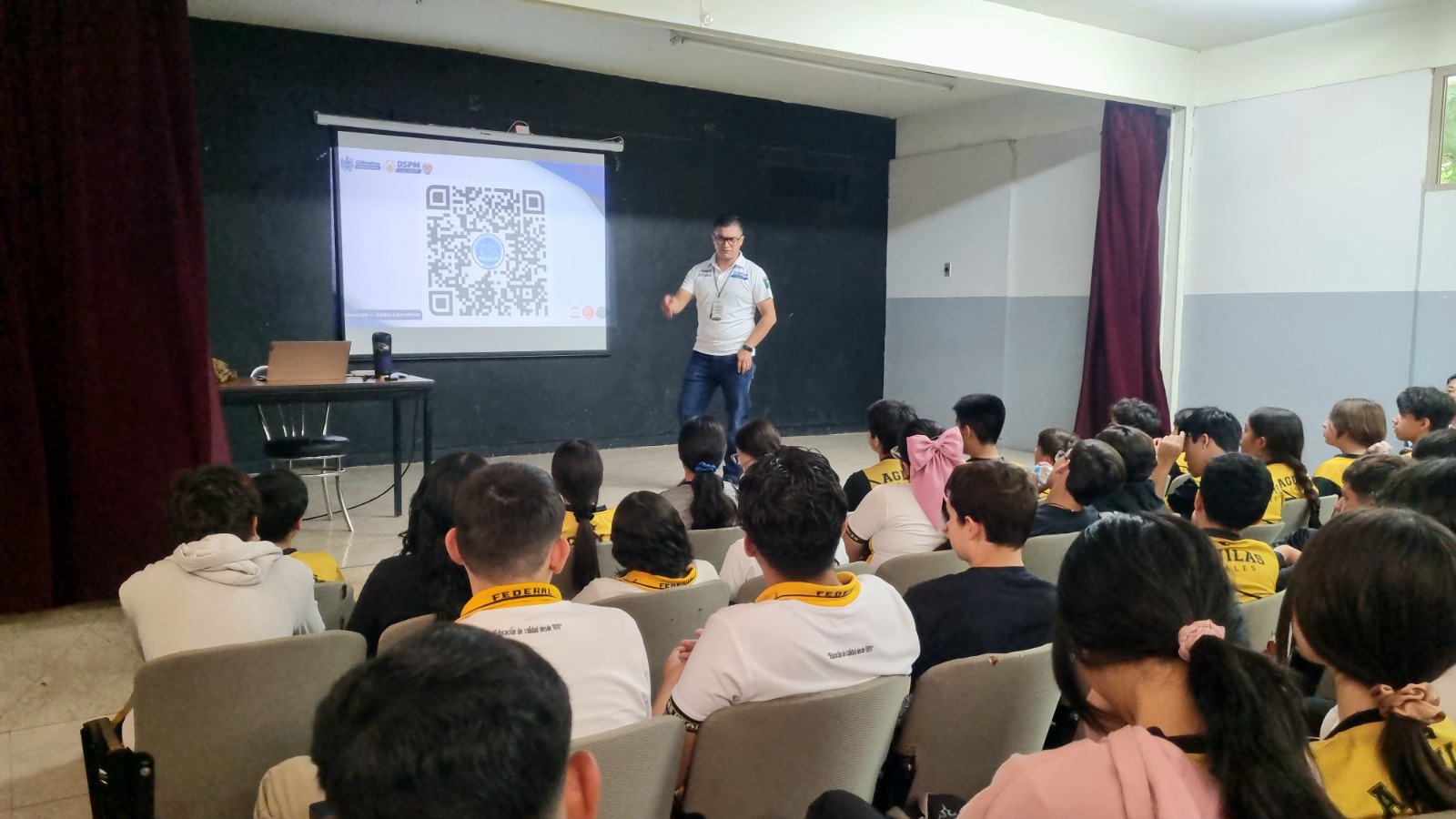 Lleva DSPM plática de prevención en Secundaria Federal 2