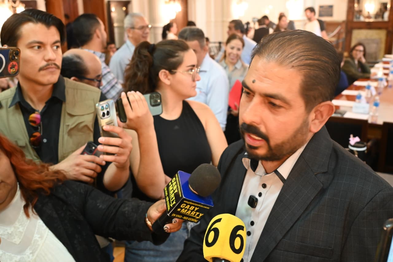 No dio la cara: González por negativa de Maru a comparecer en la FGR