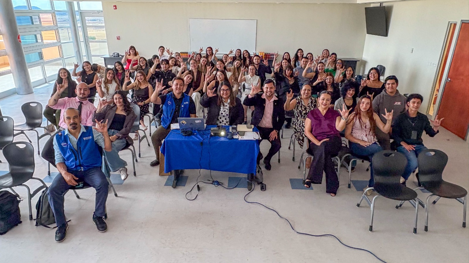 Estudiantes de enfermería reciben jornada sobre inclusión