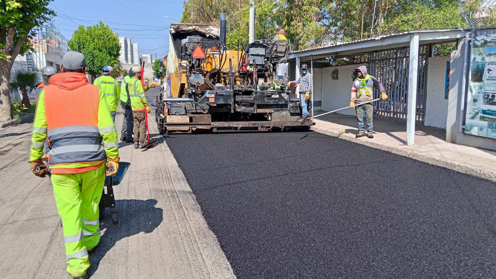 Avanza SCOP en rehabilitación de calles de 2 colonias