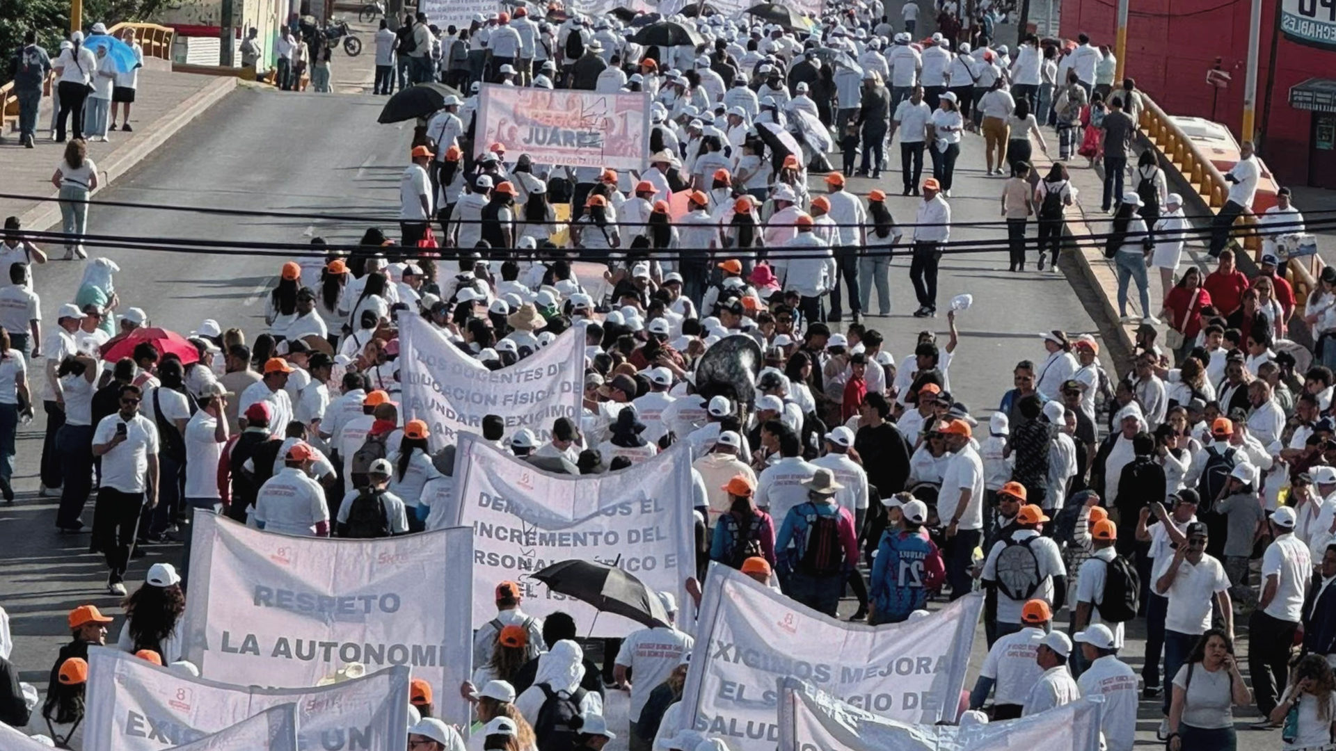 Sindicatos marchan y exigen mejoras en salud y condiciones laborales