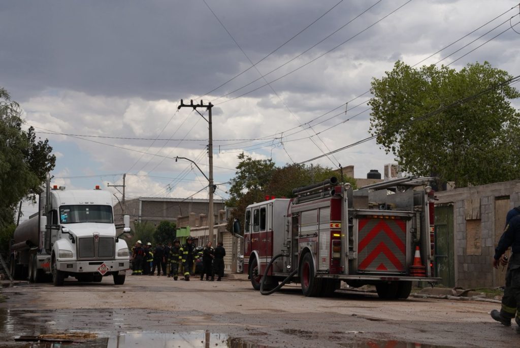 Sofocan bomberos incendio en bodega de la colonia 3 de Mayo