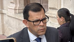 Fiscalía analiza causa de muerte de mujer detenida