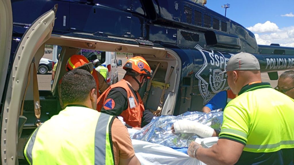 Explota vivienda en Creel; lesionado es trasladado a la capital