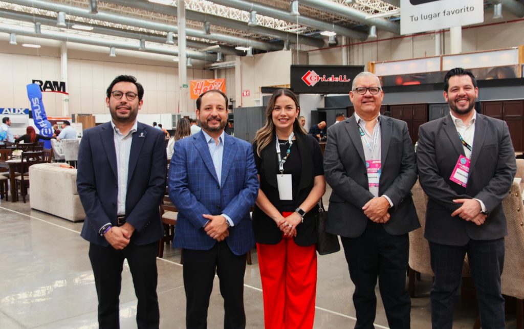 Participa SIDE en inauguración de Expo Mueble
