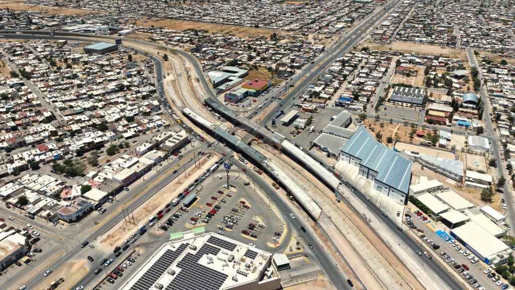Toma forma el paso superior de la Nogales; avance del 72%