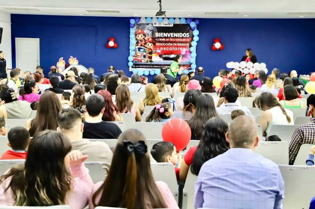 Concluyen más de 5 mil estudiantes programa de Bomberos