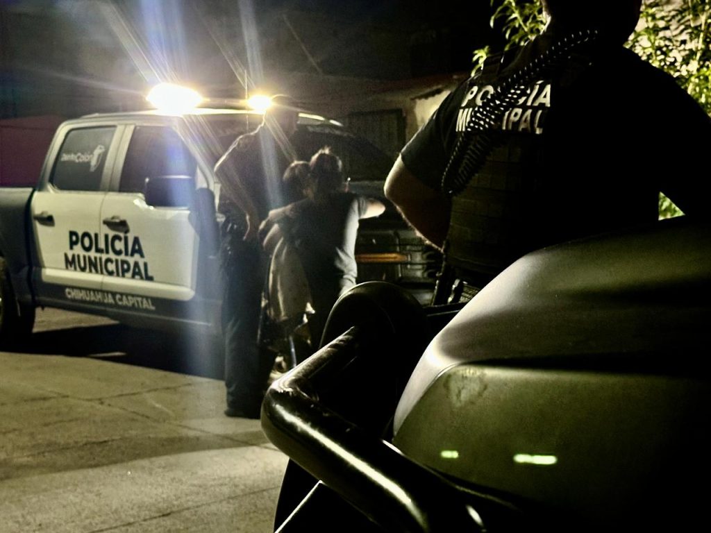 Rescatan policías a menor en peligro en vivienda de El Porvenir
