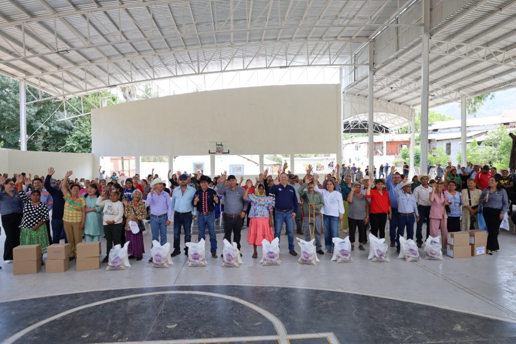 Lleva NutriChihuahua alimentos a comedores escolares a Uruachi
