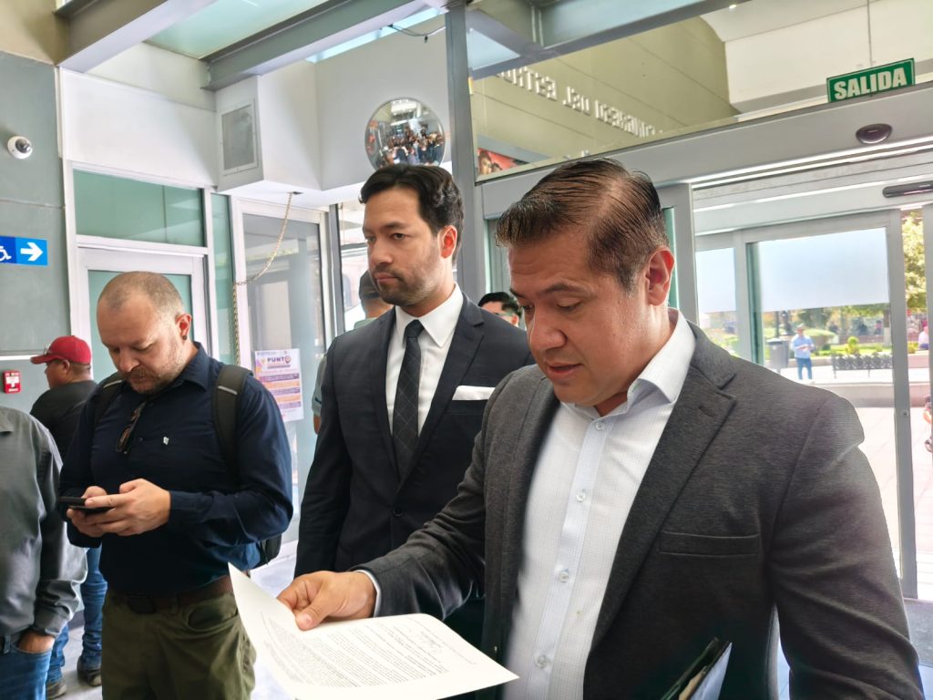Exigen frenar la “Ley Anti Cruz” y acusan al PAN de querer limpiar contienda
