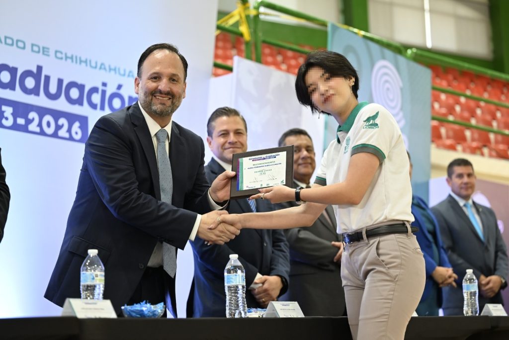 Encabeza De la Peña ceremonia de graduación del COBACH Plantel 1