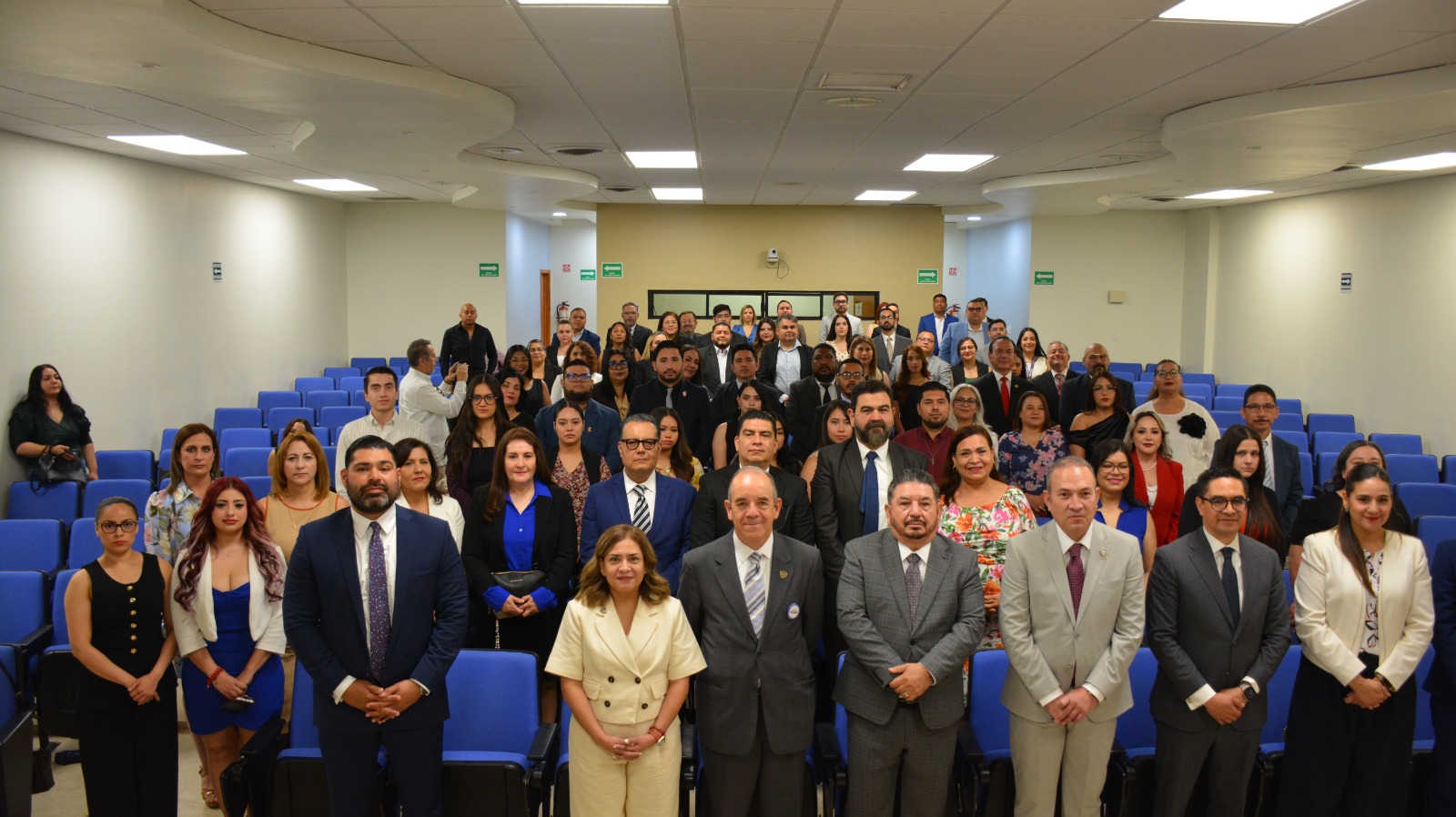 Egresan 97 alumnos del posgrado del Instituto de Formación y Actualización Judicial