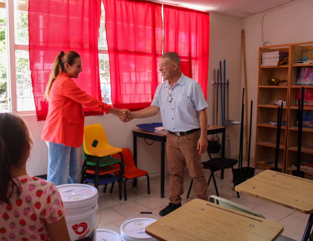 Respalda diputado mejoras en escuela de Los Jáquez