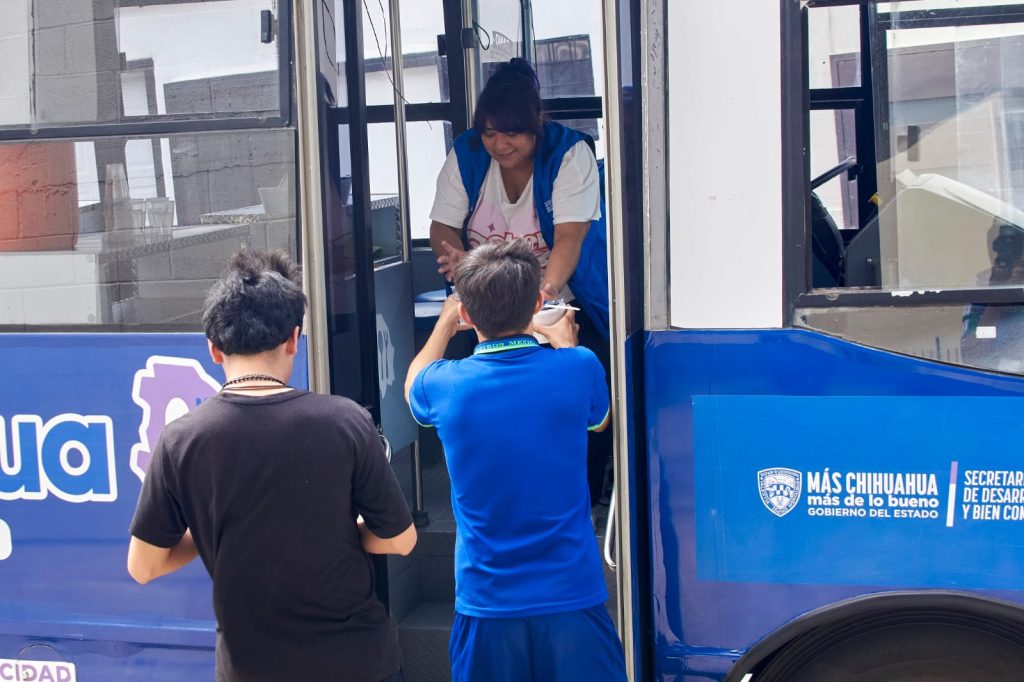 Llega comedor móvil a la prepa Maestros Mexicanos