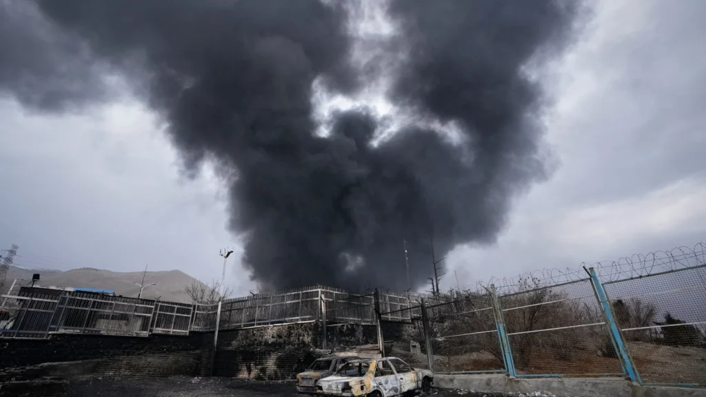 Irán reporta más de 50 muertos y 500 heridos por ataques de Estados Unidos