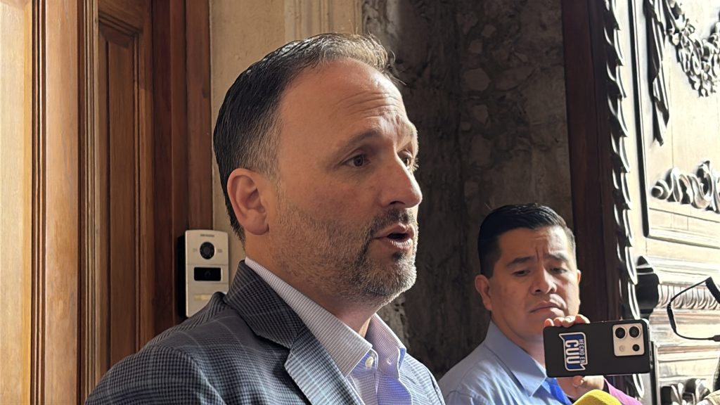 De la Peña atribuye llegada del gusano barrenador a decisiones federales
