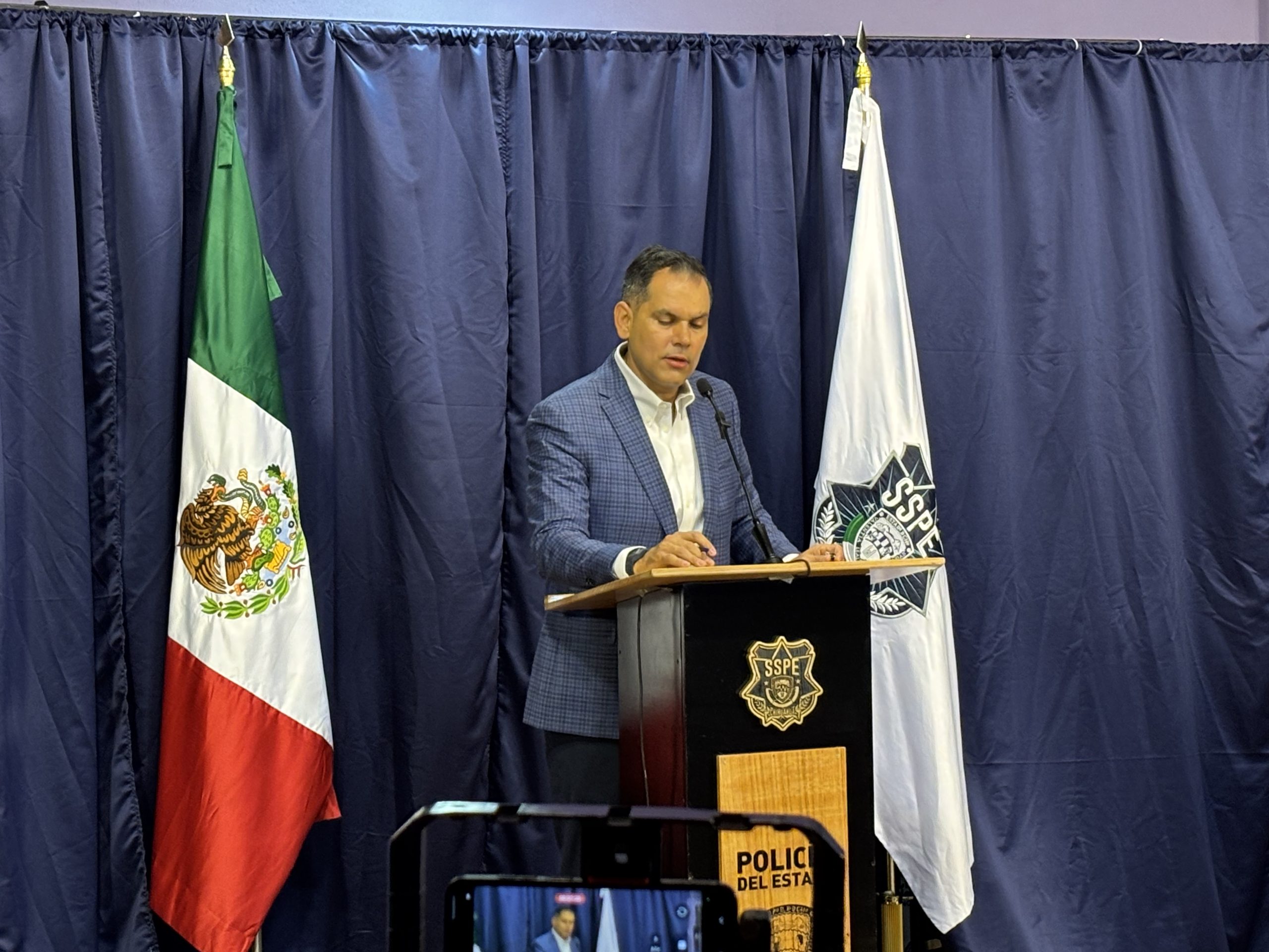 Loya respalda designación de cárteles como terroristas