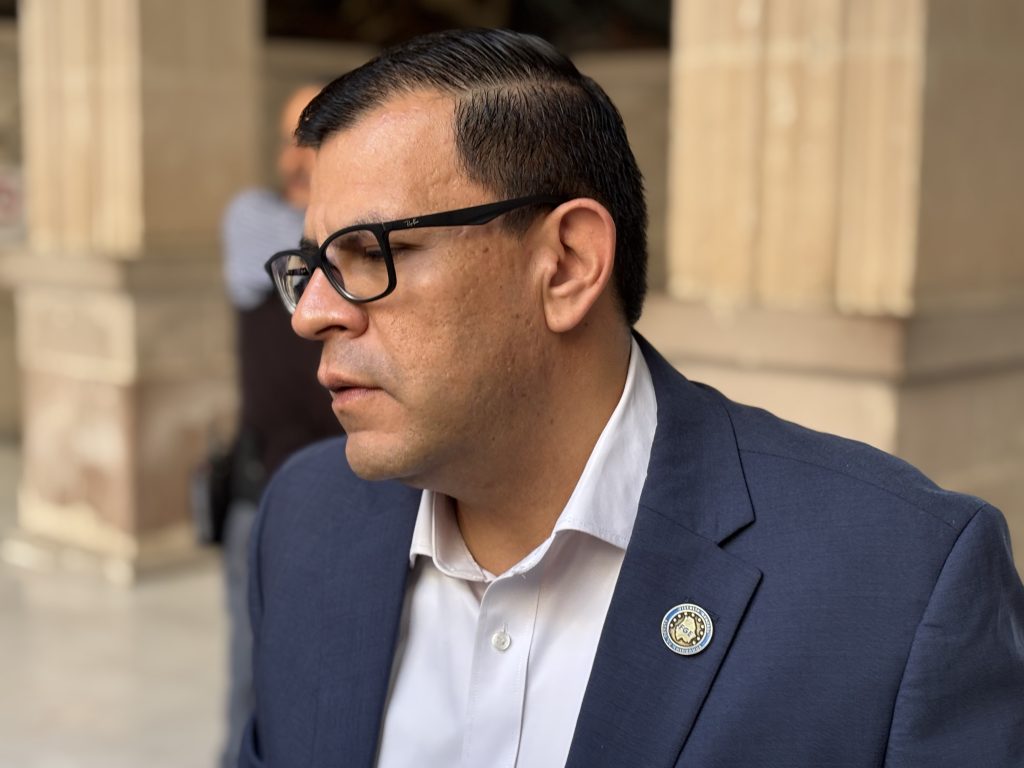 Fiscalía indaga hallazgo de tres cuerpos en vehículo calcinado