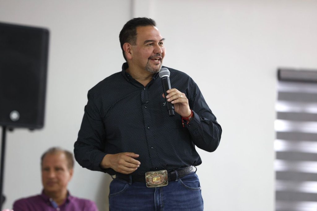 Llama Cruz Pérez Cuéllar en Delicias a fortalecer la región