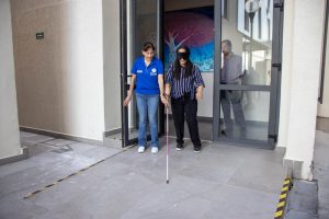 Dan taller “Ponte en mis zapatos” a personal del hotel Highland