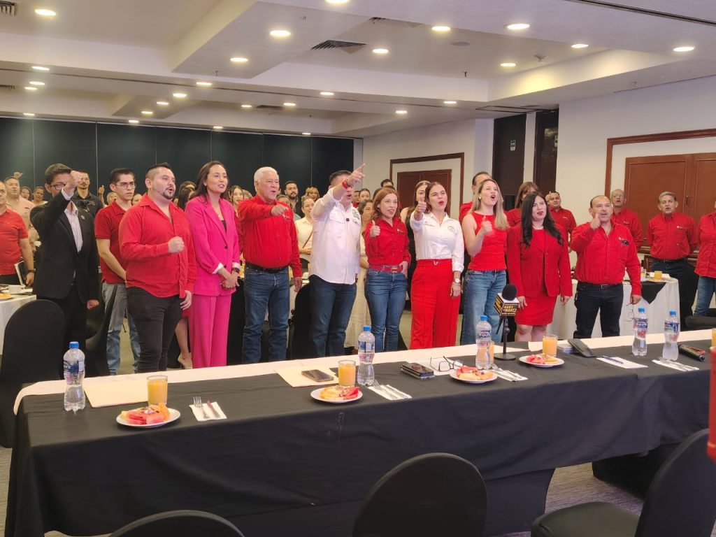 Toman protesta las nuevas dirigencias del IRH y ONMPRI de Ciudad Juárez