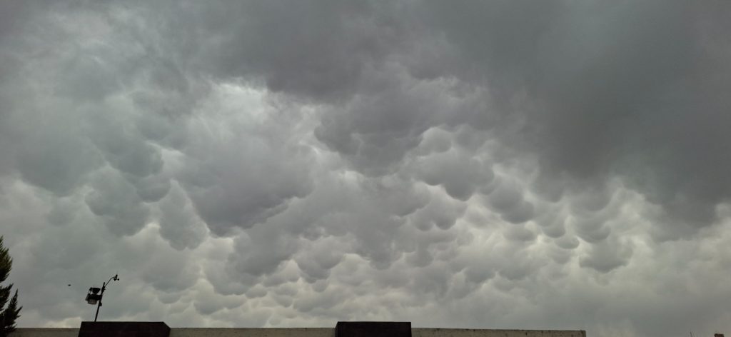 Advierten por lluvias y actividad eléctrica durante el fin de semana