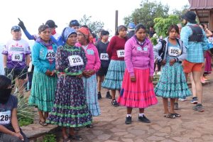 Cierra el Ultra Maratón de los Cañones con triunfos de corredores rarámuri