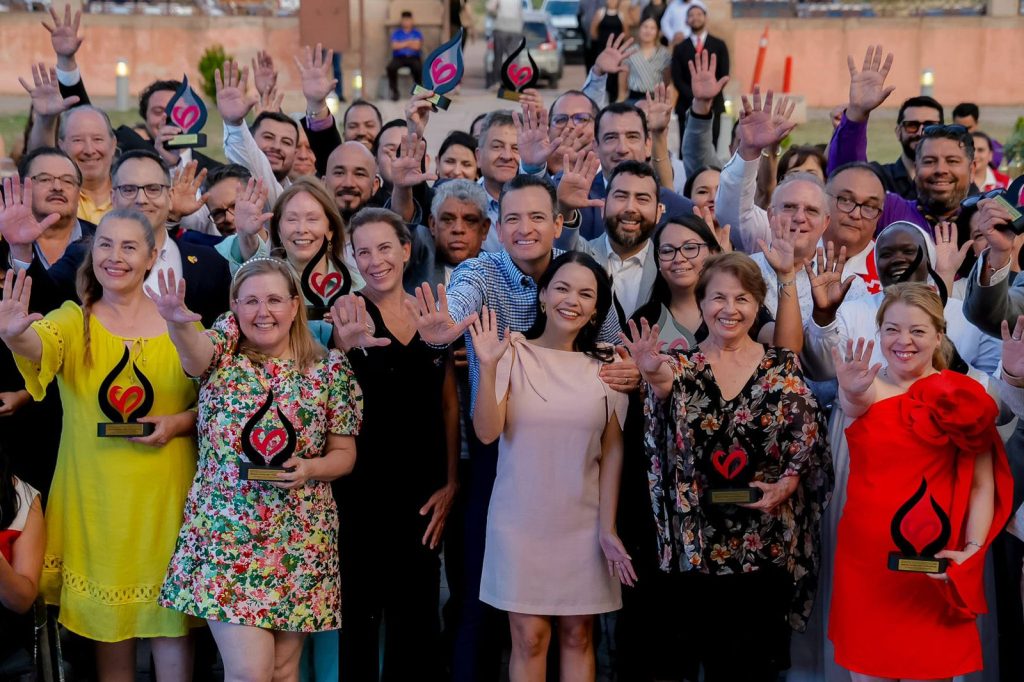 Celebra Bonilla con AC´s el trabajo que realizan en pro de las familias