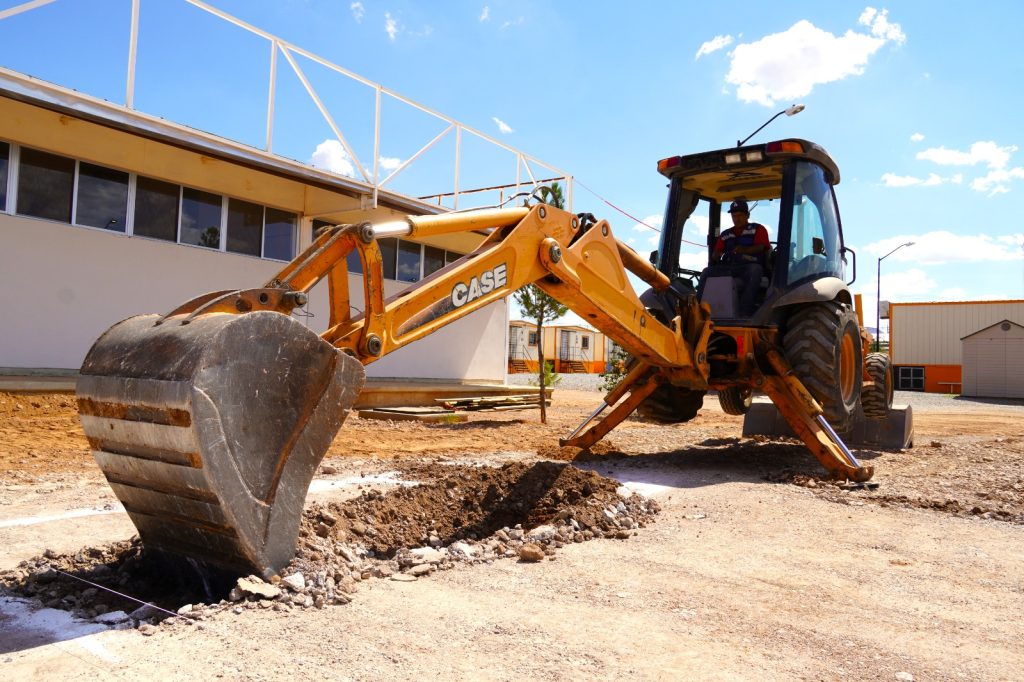 Inicia construcción de cancha y domo en el Cecytech 21
