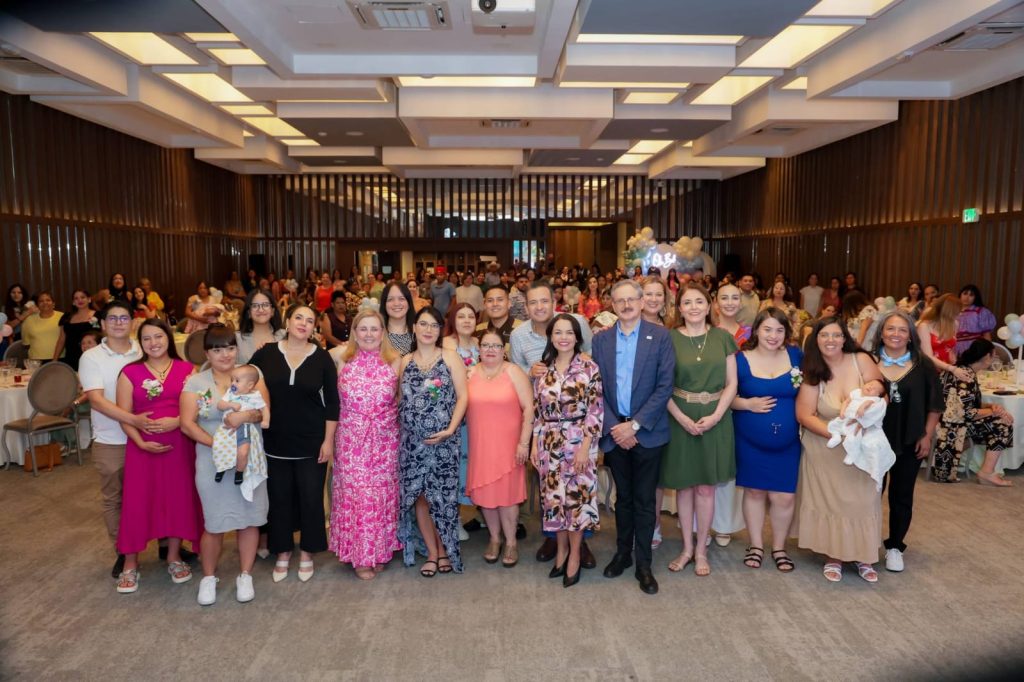 Realizan baby shower a 120 mujeres en cierre del programa “Mas Vida”