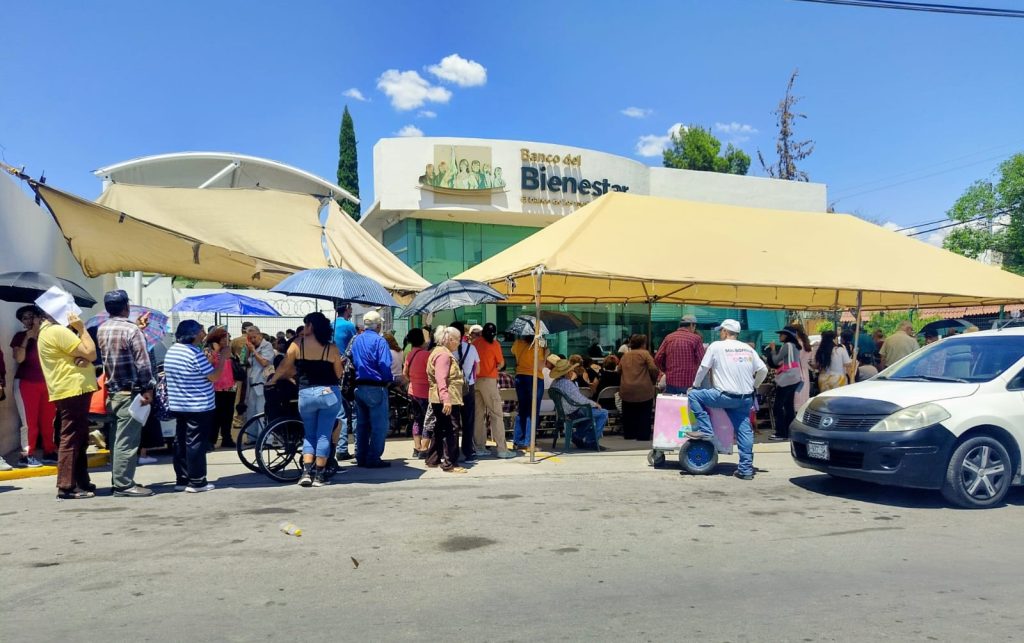Pide Álex Domínguez más sucursales del Banco del Bienestar
