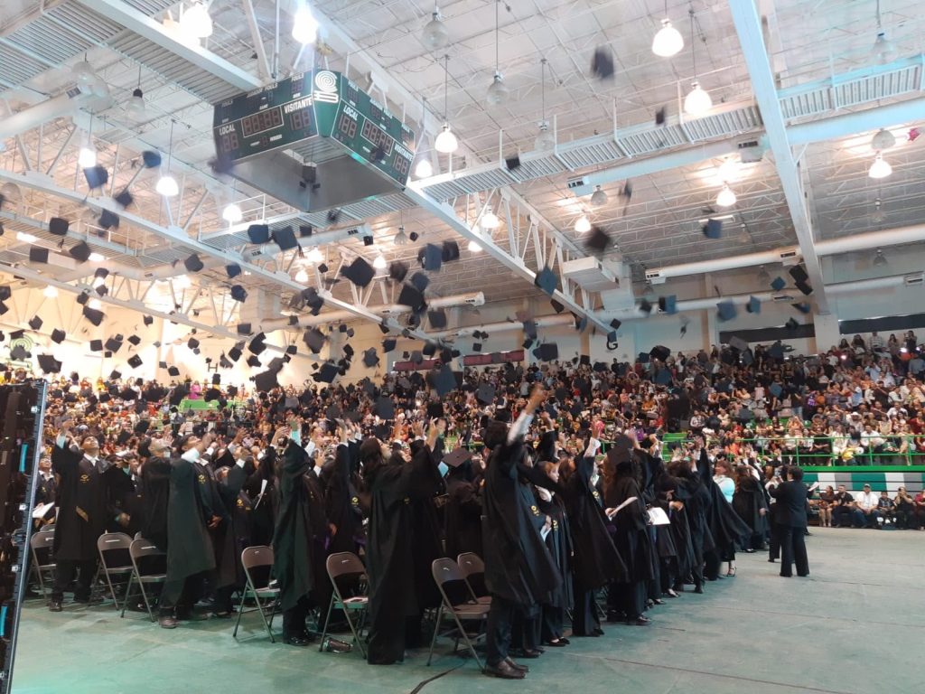 Egresan 3 mil alumnos del Conalep