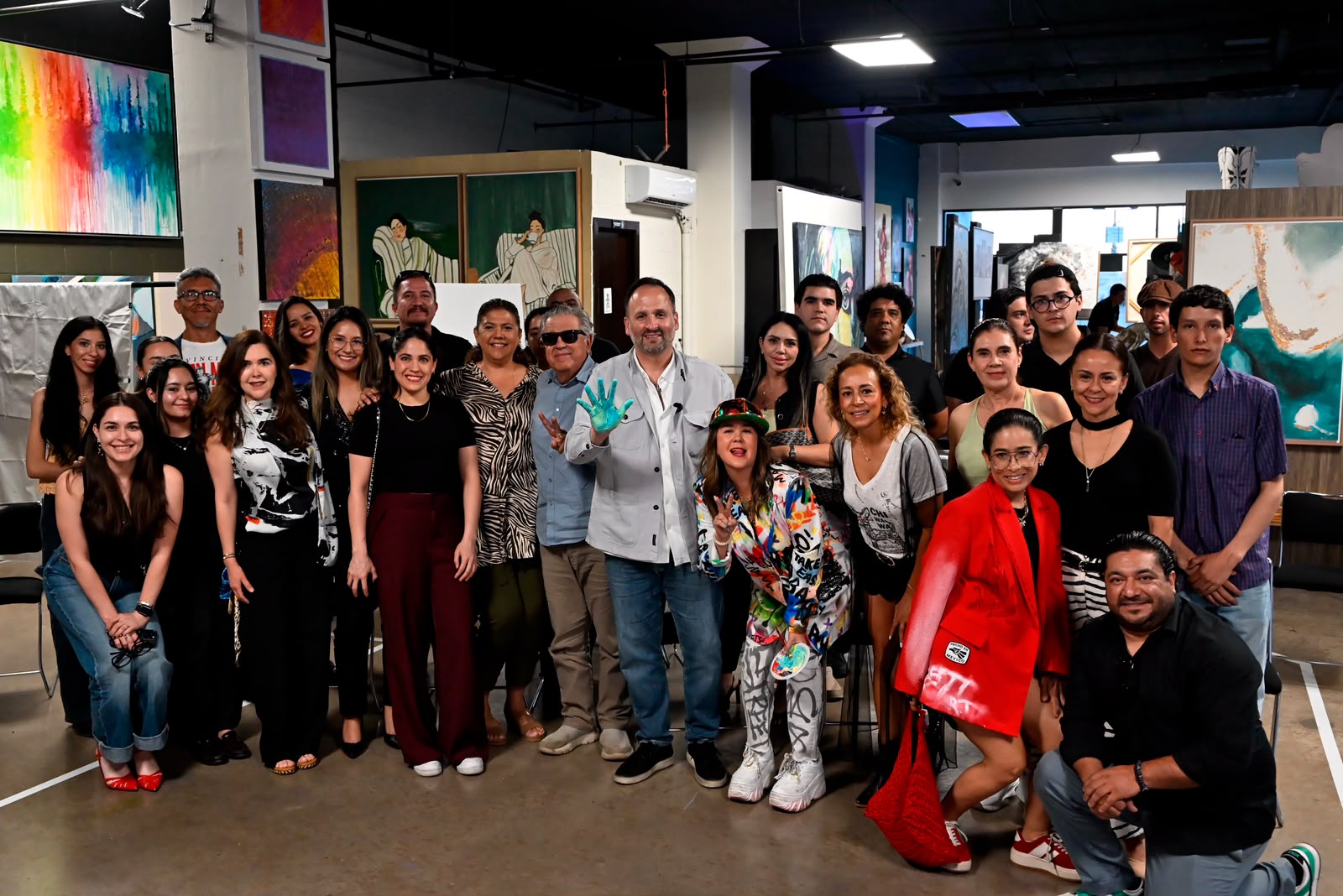 De la Peña dialoga con la comunidad cultural
