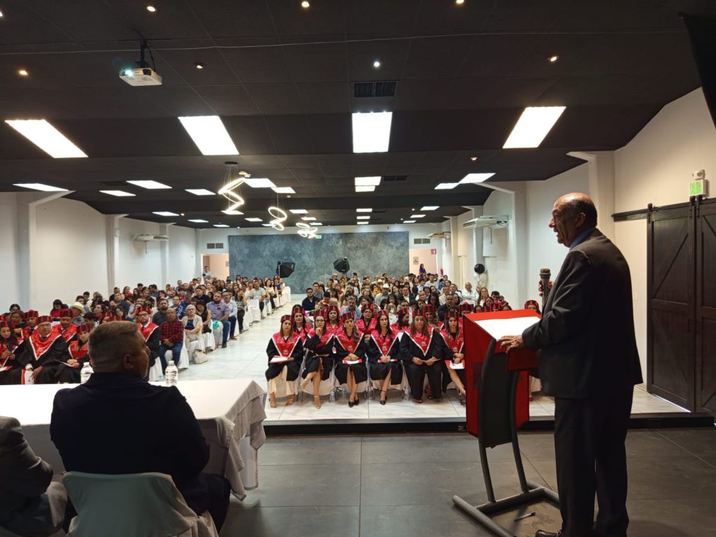 Entregan cartas de pasante del Doctorado en Educación de la Ensech